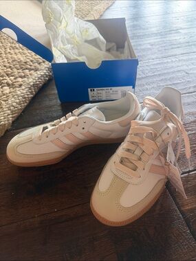 adidas gazelle silver green womens Adidas Mens Gazelle Indoor Shoes  Extra Butter